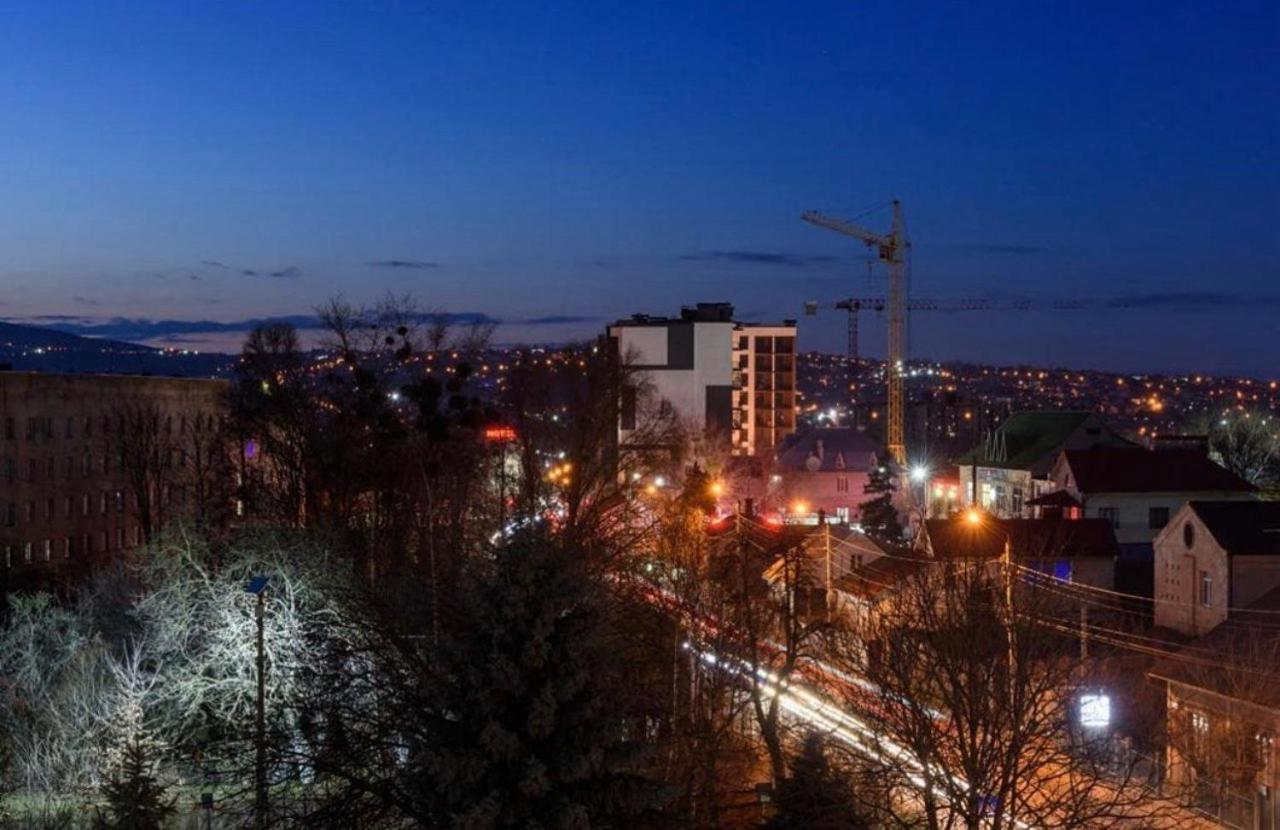 Затишна Красива Квартира-Студія В Новобудові З Балконом Черновцы Экстерьер фото